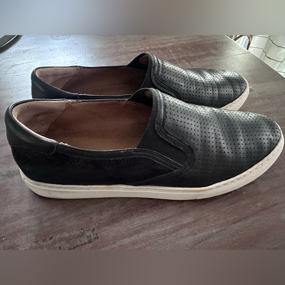 Trash Lillian black white slip on boat shoes women’s size 8.5